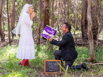 Couple do hilarious 'postponement' shoot after coronavirus cancels wedding 