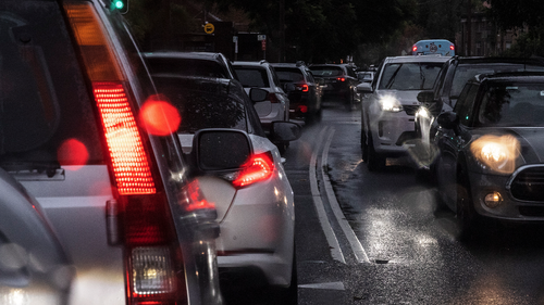 Trafic intense à Waverley alors que le temps humide se poursuit dans tout l'État le 29 mars 2022. 