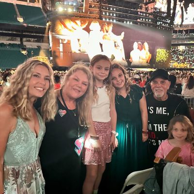 Billy Joel, his family and Andrea Swift