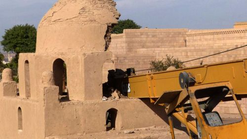 Operators clumsily crash crane into 1,000-year-old Egyptian tomb 