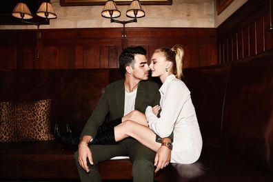 Joe Jonas e Sophie Turner anunciam chegada da primeira filha