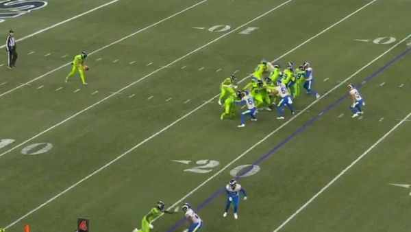 Double punt?! Seattle Seahawks' Michael Dickson pulls it off against Los  Angeles Rams - ESPN