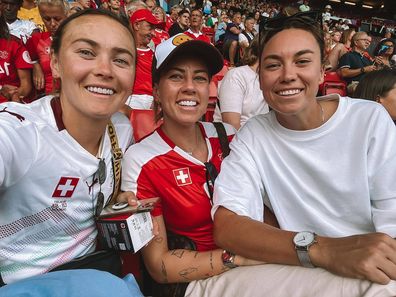 Mackenzie Arnold with fellow Matildas players Caitlin Foord and Alanna Kennedy.