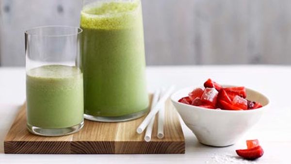 Basil smoothie with strawberries and Turkish delight