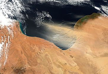 Which gulf lies on Libya's northern coastline?