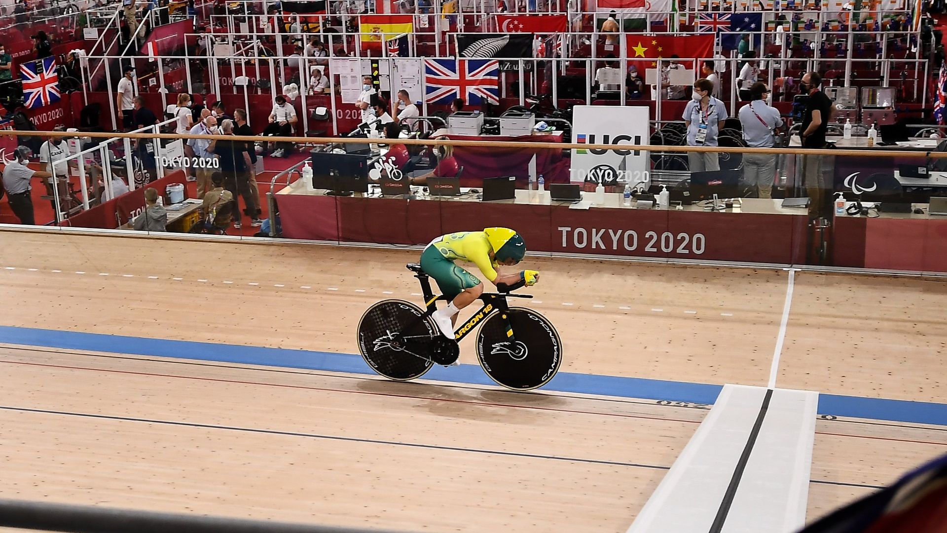 Aussie cyclist smashes own world record