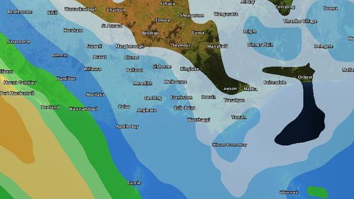 A cold change expected on Sunday afternoon will bring with it the possibility of up to 20mm of rain in some areas. (Weatherzone radar - 5pm Sunday)