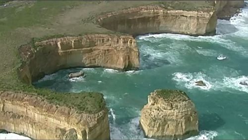 190422 Victoria drownings Port Campbell surf lifesavers rescue operation father son