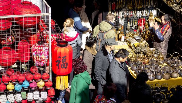 Antiques and crafts sold at Panjiayuan (Getty)