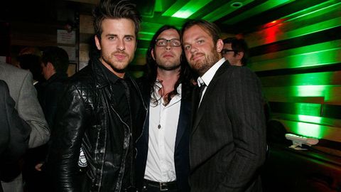 The Kings of Leon have been booed offstage after cancelling their US tour midway through a gig