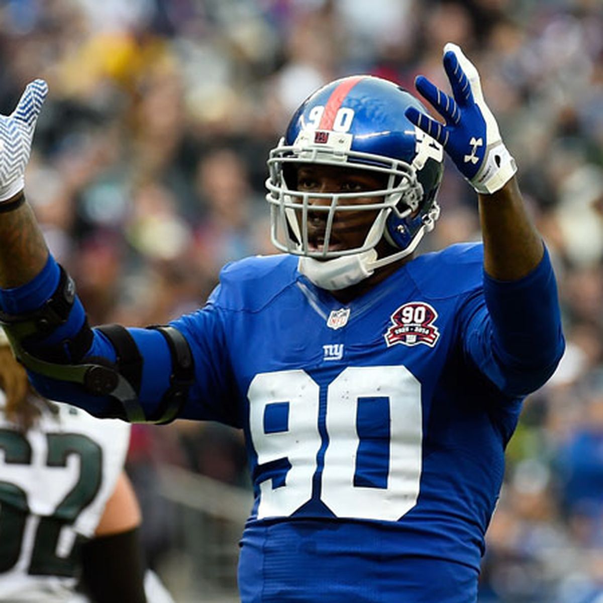 Jason Pierre-Paul shows off mangled right hand as Giants star