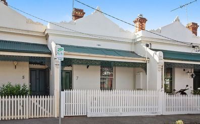 Home sold $75,000 price difference Albert Park Melbourne Victoria Domain 