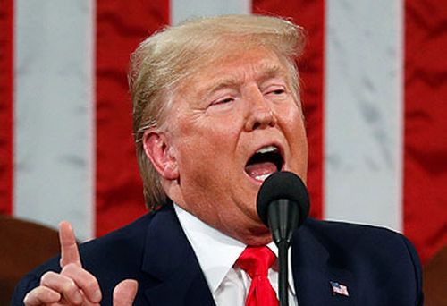 Дональд Трамп выступает с обращением к Конгрессу США перед судом по делу об импичменте (Getty Images)