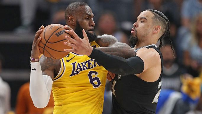 LeBron James and Dillon Brooks battle in Memphis&#x27; win. 