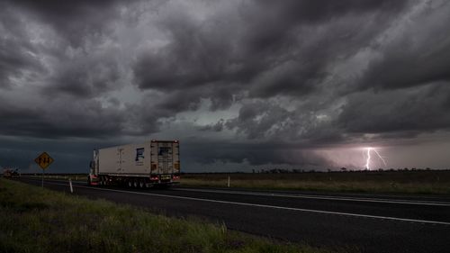 Storms, Newell Highway, north of Moree.  The northern plateaus are expected to receive a month of rain in one day.  November 10, 2021 Photo Louise Kennerley