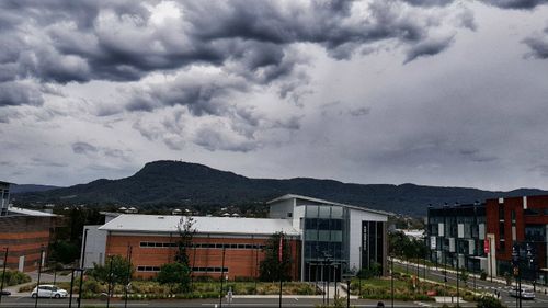 Heavy clouds approaching Wollongong from the west.