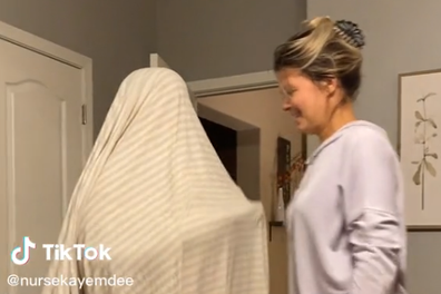 Man shares his doona cover changing hack.