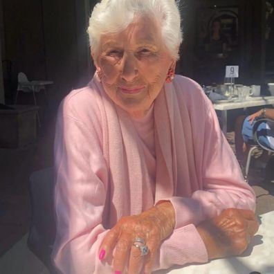 Samatha Armytage grandmother Dorothy dies at 100 years old