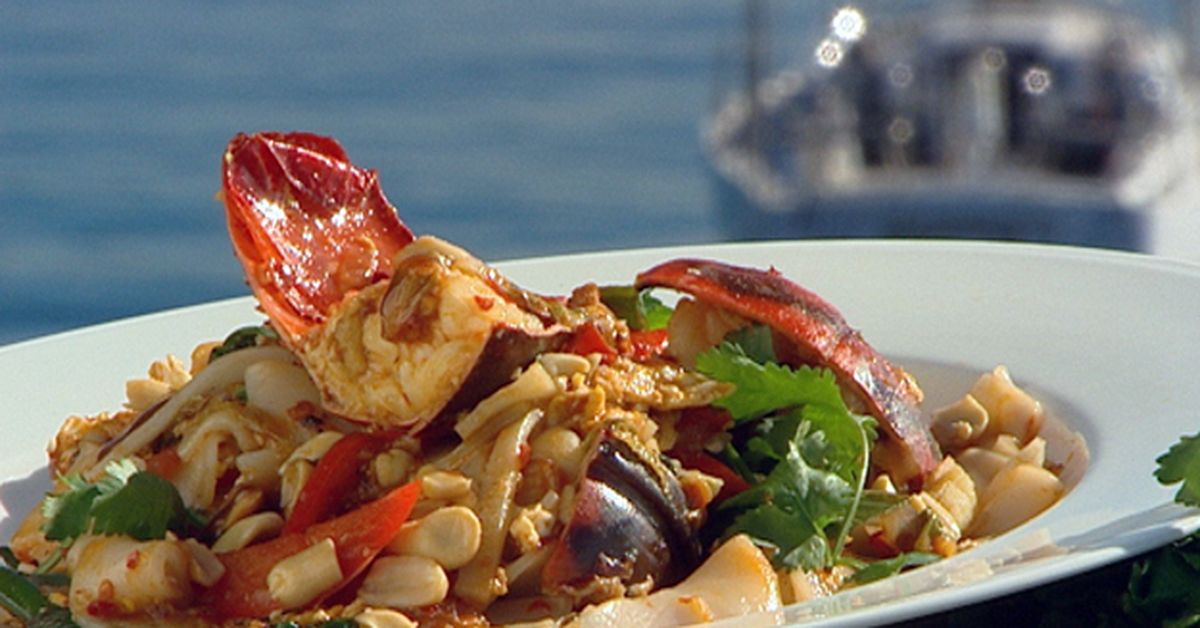 Rock lobster with drunken noodles - 9Kitchen