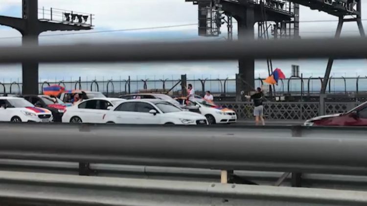 Sydney Harbour Bridge protesters block roads, cause delays