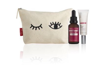 <strong><em>The ultimate feel-good pack for your eyes that comes in the sweetest of beauty pouches</em></strong> -&nbsp;<a href=" Trilogy Limited Edition Eye-Love-You Gift Pack, $39.95" target="_blank" draggable="false">Trilogy Limited Edition Eye-Love-You Gift Pack, $39.95</a><br>
<br>