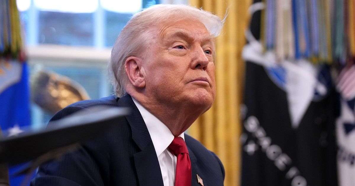 US President to hold Venezuela Oval Office meeting amid questions about military moves