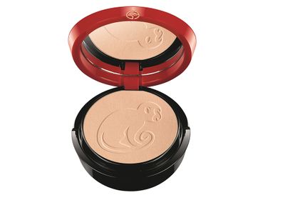 <a href="http://www.armanibeauty.com/make-up/face/powder/chinese-new-year-illuminating-palette-face-powder.aspx" target="_blank">Illuminating Palette, $98, Giorgio Armani&nbsp;</a>