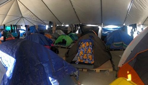 Nine reporter Alexis Daish visited migrants at the camp, Mexico's biggest. 