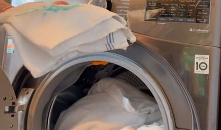 How to keep your whites white! #liquidbluing #laundryhack