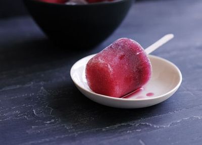 Recipe:&nbsp;<a href="http://kitchen.nine.com.au/2016/05/17/13/15/watermelon-gin-and-cassis-icy-poles" target="_top">Watermelon, gin and cassis icy poles<br>
</a>