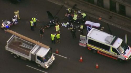 Police investigating head-on collision causing massive delays along Sydney Harbour Bridge