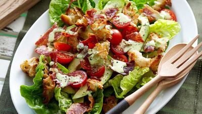 <a href="http://kitchen.nine.com.au/2016/05/16/13/25/crunchy-blt-salad" target="_top">Crunchy BLT salad</a> recipe
