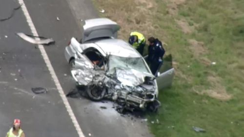 Victorian p-plate driver dead after veering into wrong lane