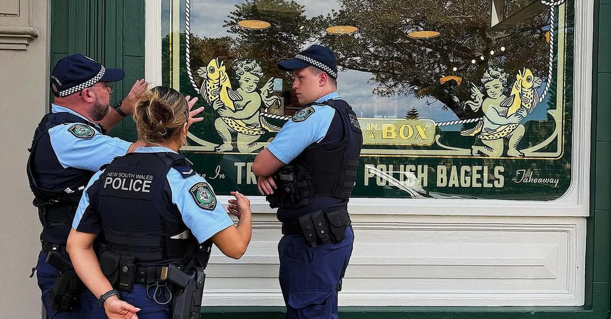 Hate symbol etched into glass of popular Jewish bagel shop in Sydney