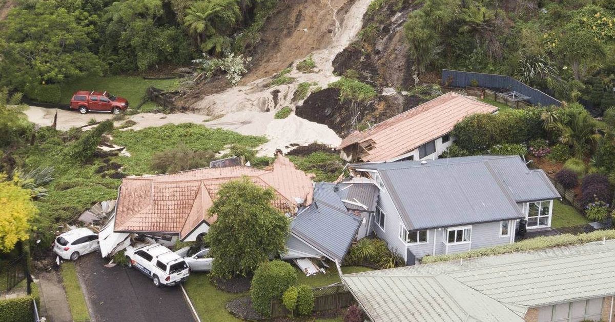 ‘We crawled though mud screaming their names’: Mum’s frantic search after landslip in New Zealand flood emergency – 9News