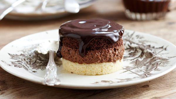 Chocolate mousse cakes