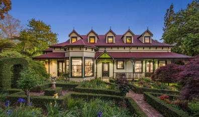 Mansion in Australia for sale.