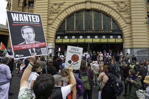 Protesters in Melbourne have also planned a "week of action" against the Israeli President, who is due in the Victorian capital on Thursday.