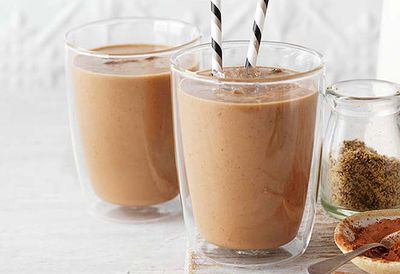 Nut and cacao smoothie