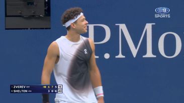 Shelton sends final into fourth set