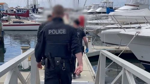 Um homem envolvido em uma tentativa frustrada de contrabandear US $ 1 bilhão em cocaína na Austrália se declarou culpado no primeiro dia de seu julgamento.