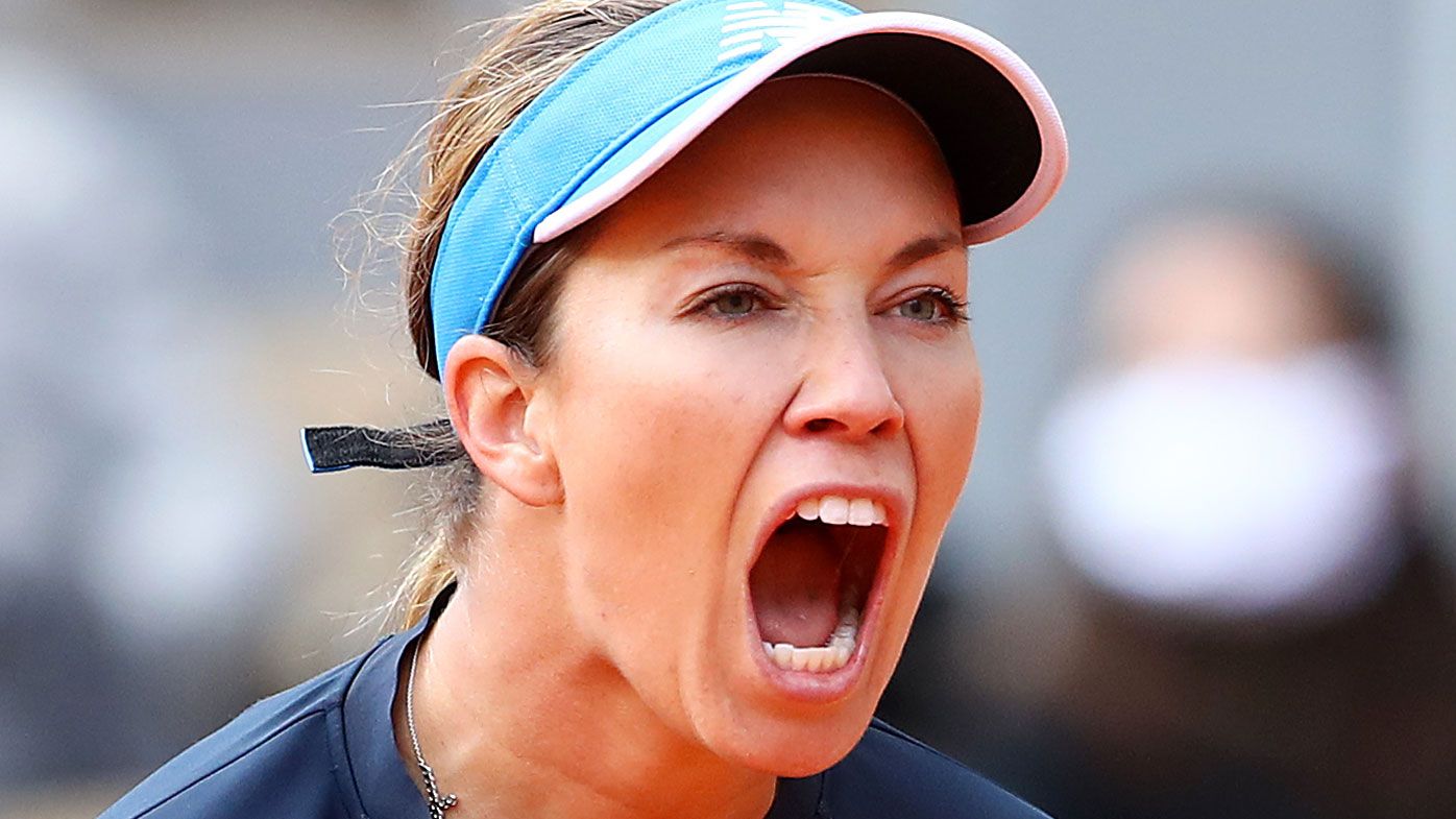 Danielle Collins yells at boyfriend, kicks him out of seat during French Open QF