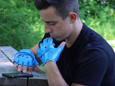 Crocs-inspired gloves