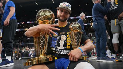 13. Stephen Curry (basketball): $386,319 per post