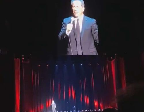 American comic Jerry Seinfeld tackled a heckler who shouted out pro-Palestinian chants at his Sydney show.