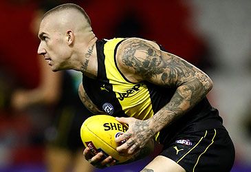 Dustin Martin's father, Shane Martin, was deported to which country in 2016?