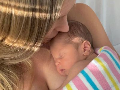 Jennifer Hawkins welcomes baby boy