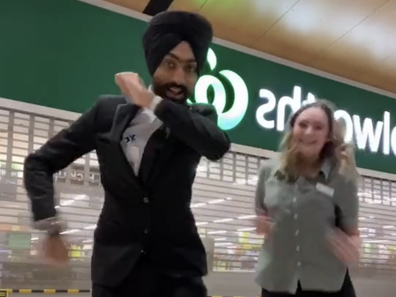 Woolworths worker and Sikh security guard dance during pandemic on TikTok