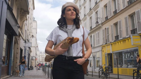 Sarah gets schooled on living like an authentic Paris local