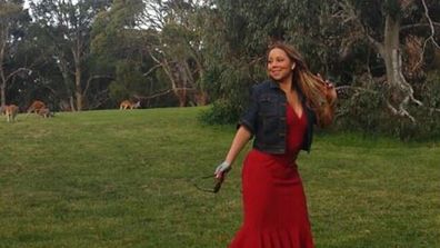 Mariah Carey has arrived on our Aussie shores and she's already hugged a koala, danced in a field of wild kangaroos and enjoyed dinner with a certain Australian act, Nathaniel. Check out her photo album...<br/>